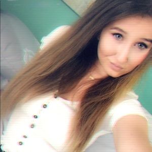 Meet your Posher, Caysea